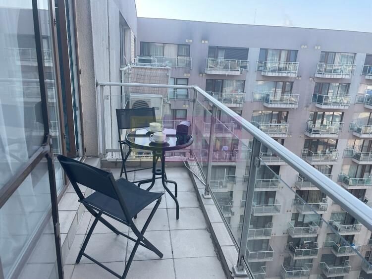 3 camere / loc de parcare / 2 boxe  Rasarit de soare Auchan Titan