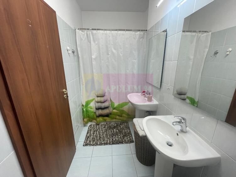 3 camere / loc de parcare / 2 boxe  Rasarit de soare Auchan Titan